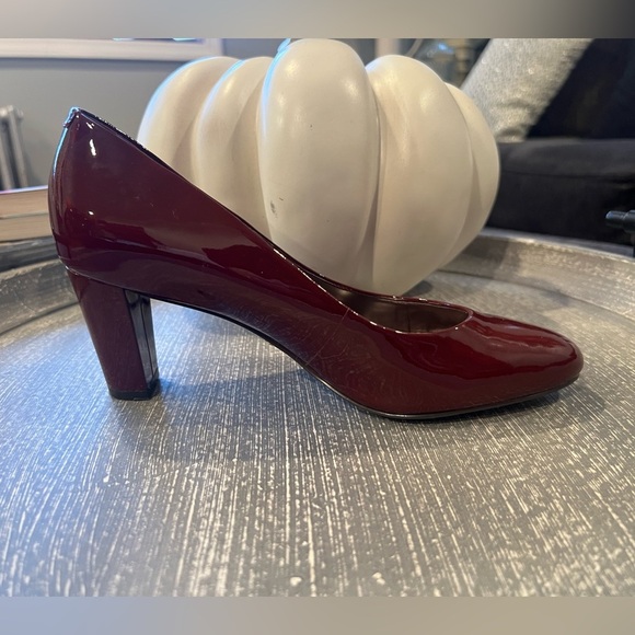 RALPH LAUREN Red High Heeled Pumps with Glossy Finish and Pointed Toe/size 6B - Picture 11 of 13